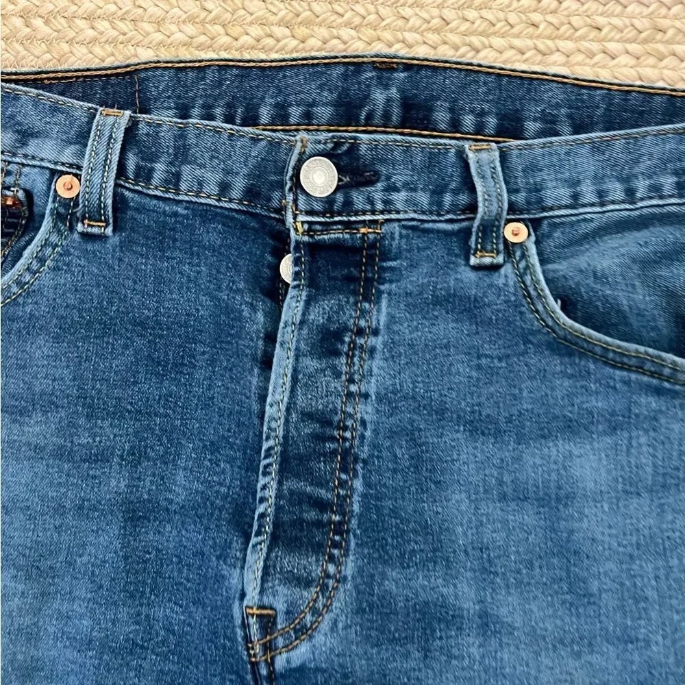 Levi’s mens blue jeans size 34 x 34 work pants casual H231 - Picture 2 of 4
